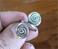 VTG Artisan Metal Spiral Adjustable Ring