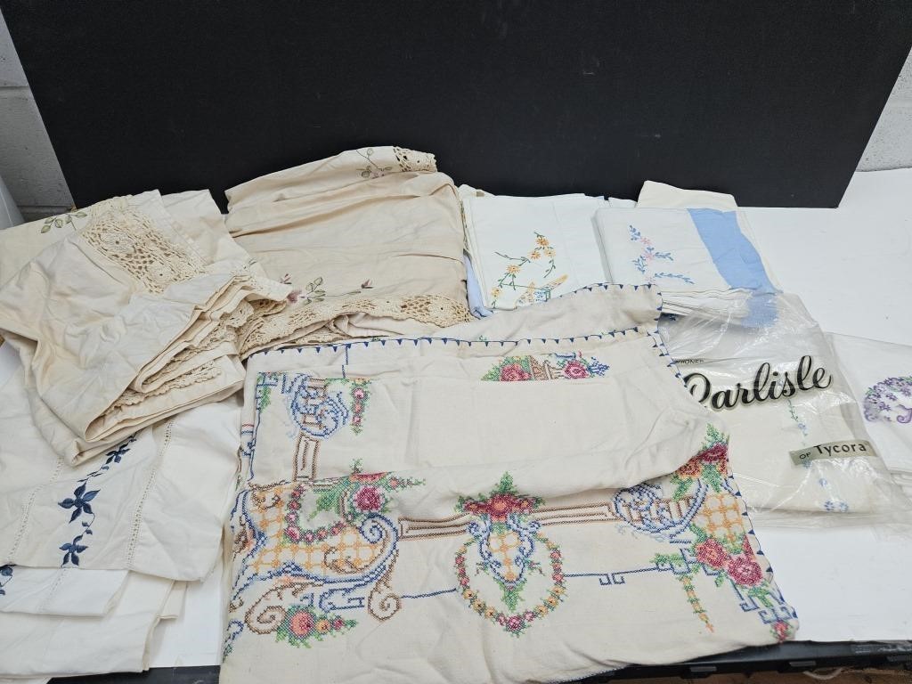 Vintage Linens, Table Coverings, Pillow Cases+