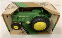 1/16 JD Model R 1949-1954 Tractor/NIB