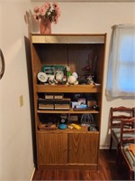 VINTAGE SHELVING UNIT WITH CONTENTS