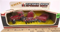 International 4 pc set 5088 tractor w/red cab post