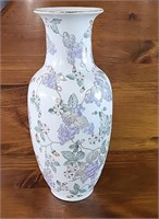 15" China Vase