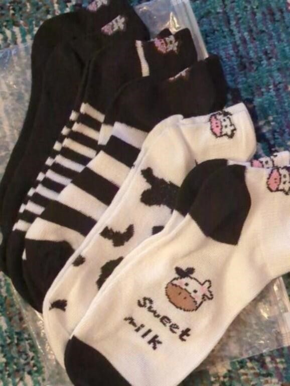 NEW moo cow woman's socks, 5 assorted cow theme