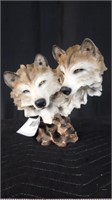 DOUBLE WOLF STATUE