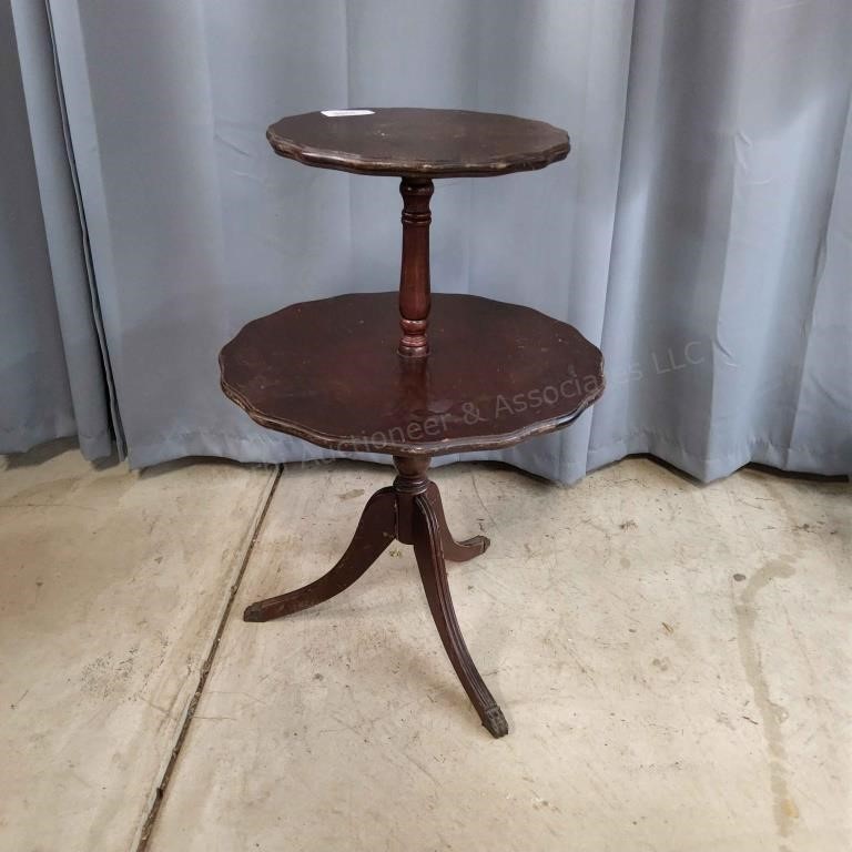N1 Duncan Fife style Table 2 tier mohogany