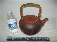 SWEET POTTERY TEAPOT WITH NICE HANDLE