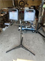 UTILITECH LED 2 HEAD LIGHT ON STAND