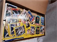 LARGE BOX OF MIXED BASEBALL CARDS 80S 90S