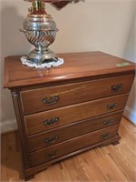 Mahogany Four-drawer Bachelor Chest With Reeded