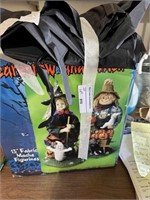 2 pcs Scarecrow and Count Dracula Cape