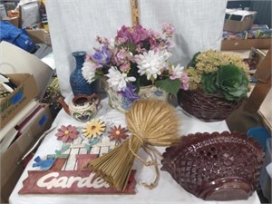 Faux Floral & Home Decor Items Lot