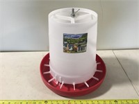 17lb Poly Hanging Feeder - New