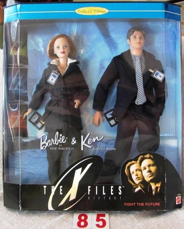 X Files Fight of the Future Ken & Barbie Gift Set-