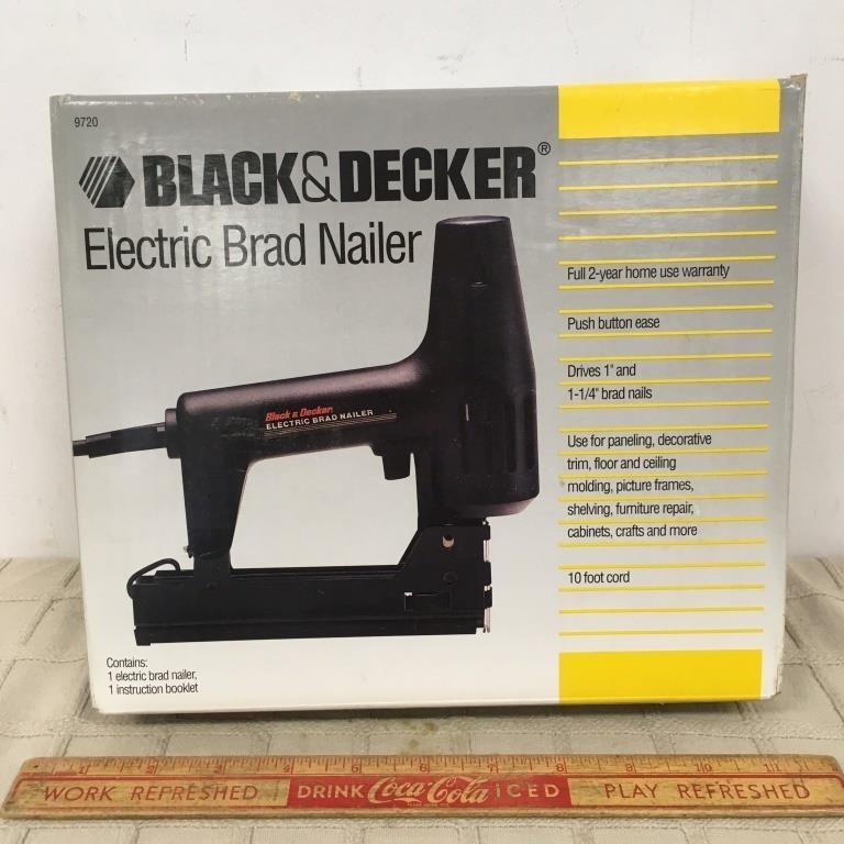 BLACK & DECKER ELECTRIC BRAD NAILER- LIKE NEW