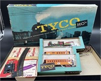 Vintage Tyco Ho Model Electric Train Set NOS