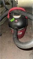 SMALL WET/DRY VAC