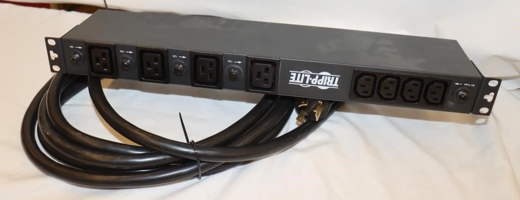 TRIPP LITE Mo. PDU1230 200-240V Power Outlet