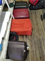 Large lot of suite cases, different sizes and form
