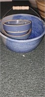 Lot with 3 smaller blue bowls