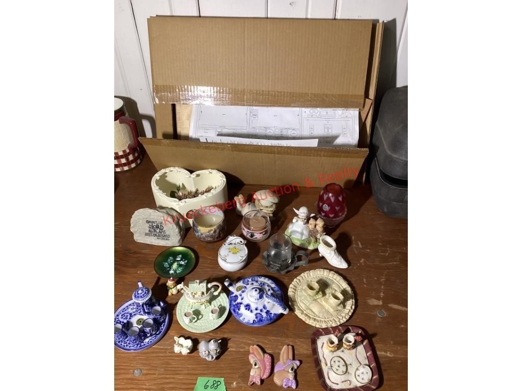 Doll House Kit & Assorted Collectables