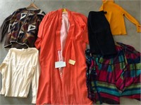 703 - MIXED LOT OF LADIES' CLOTHING MED, L & XL (2