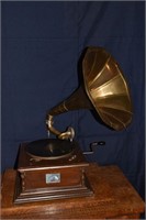 Table top Victrola with brass horn, 14x14x27"h; as