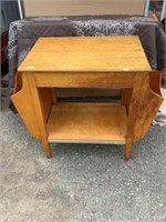 Hardwood table w shelf & 2 shelves on side