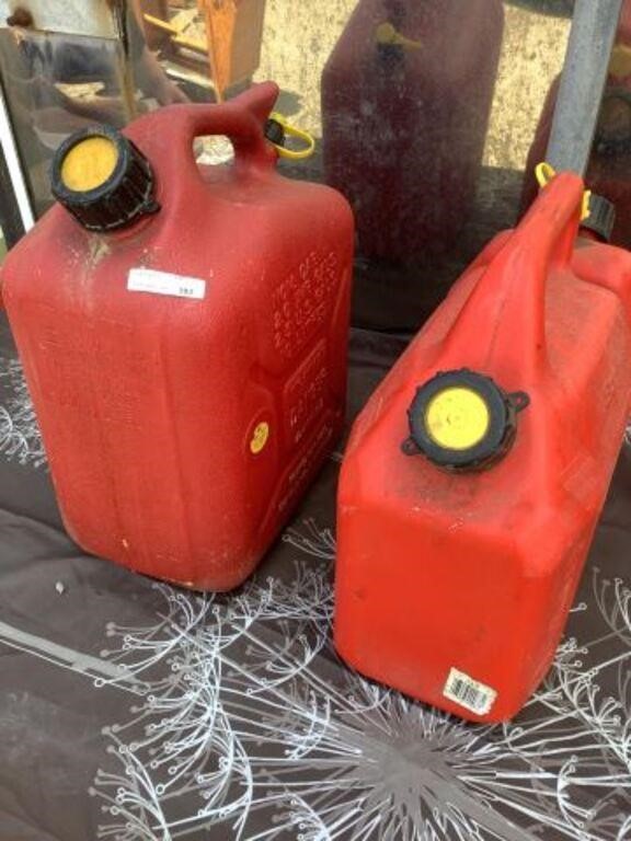 gas & chain oil jugs 5 L and 10 L