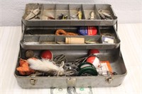 TACKLE BOX WITH REEL, BAITS, STRINGER