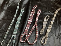 Magnetic bracelets and necklaces