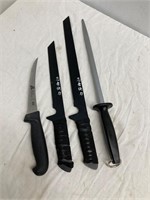 3 knives and a steel.