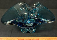 PRETTY MID CENTURY LORRAINE GLASS DISH