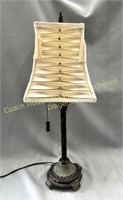 Table lamp with shade, Lampe avec abat-jour