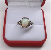 Beautiful Vintage Sterling Opal Ring.  Ring is