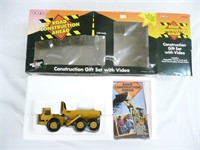 Ertl D3500 Cat Dump Truck Gift Set 1/50