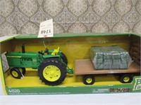 JD 4020 W/ HAY WAGON AND BALES IN BOX 1/16TH SCALE
