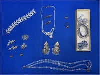 14 PIECES OF RHINESTONE COSTUME JEWELRY