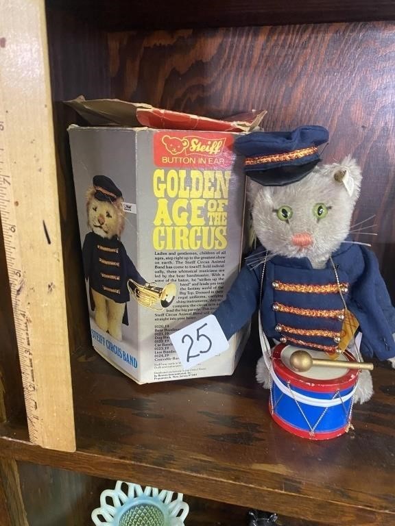 Steiff circus band cat drummer with box