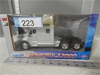 Kenworth T2000 semi in original box; 1/32 scale