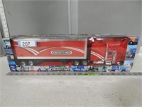 Freightliner Classic XL semi in original box; 1/32