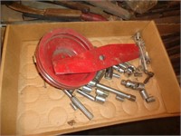 PULLEY & TOOLS - B