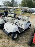 1129) Yamaha gas powered golf cart