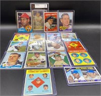 (18) Vintage Baseball Card Collectors Lot