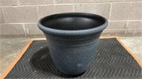 FM74  Mojave Round Planter