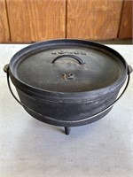 Vintage Lodge Cast Iron 6Qt. Dutch Oven