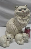 Ceramic cat statue with 2 kittens
