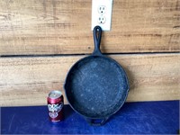 10 1/2 inch lodge cast-iron pan
