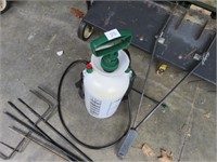 1 1/2 GALLON PUMP SPRAYER