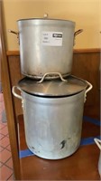 1 Lot - 1 Medium Sized Metal Pot / 1 Large Sized