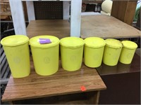 6 pc vintage Tupperware canisters.  Just needs